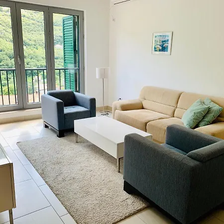 Lavender Bay Apartment F7 Donji Morinj Exterior photo